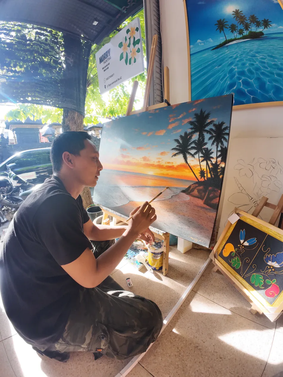 Bahtiar Ifanuri painting at Arts of Bali studio