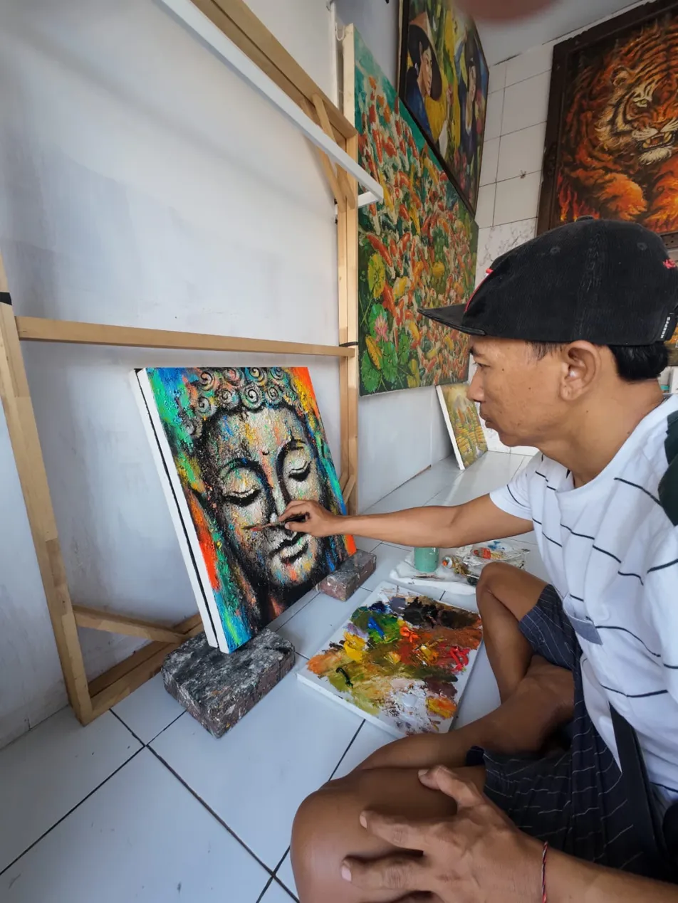 Farhan applying palette knife impasto