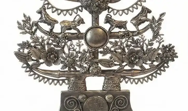 Indonesian Metal Art: Sacred Objects, Tribal Jewelry & Crafts That Outlast Time