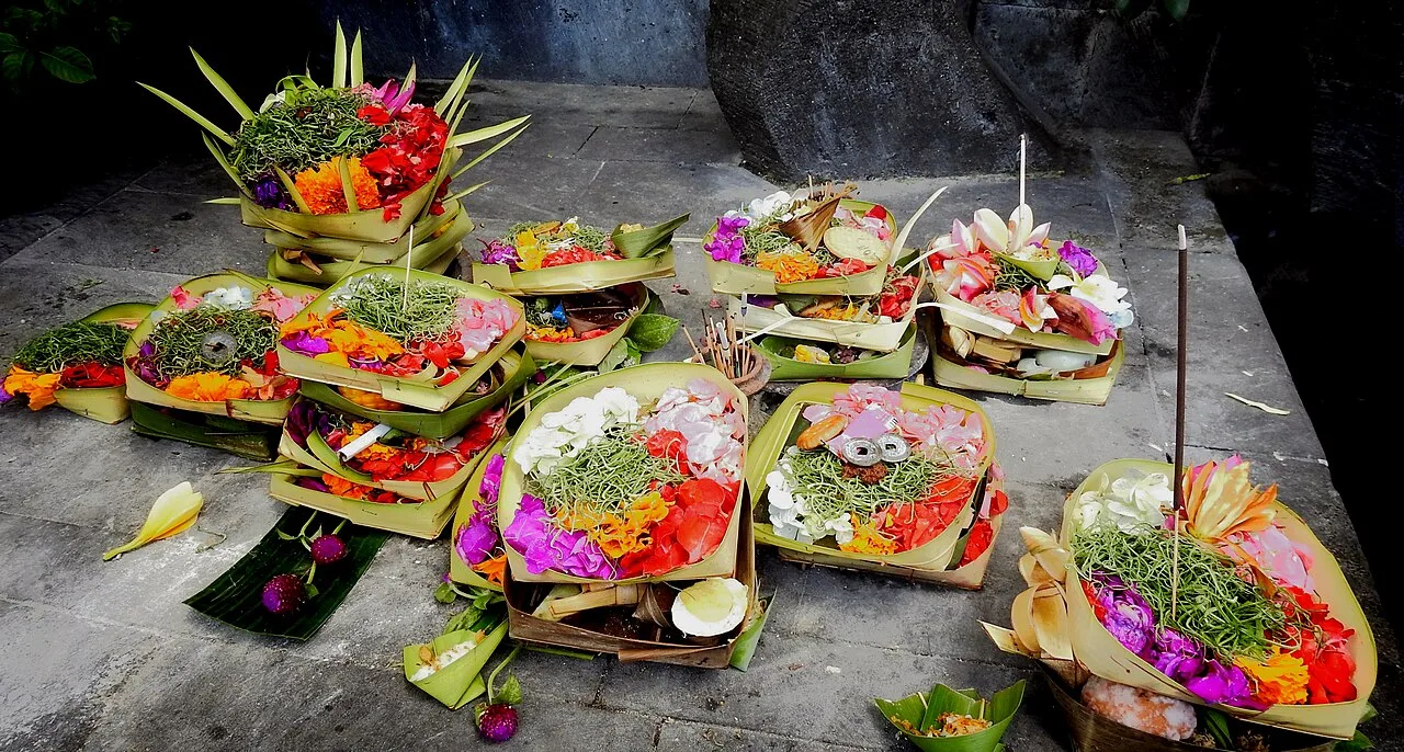 Canang Sari: Meaning, Parts and Etiquette in Bali